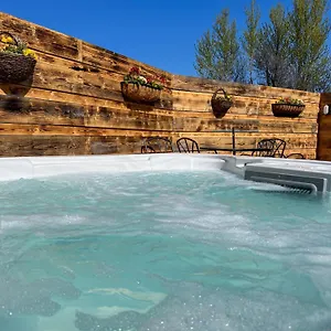 applegrove-country-park-with-private-hot-tubs-available.yorkshirehotels.net/